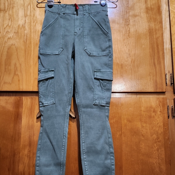 SPANX Women's Stretch Ankle Cargo Pants - Picture 7 of 8